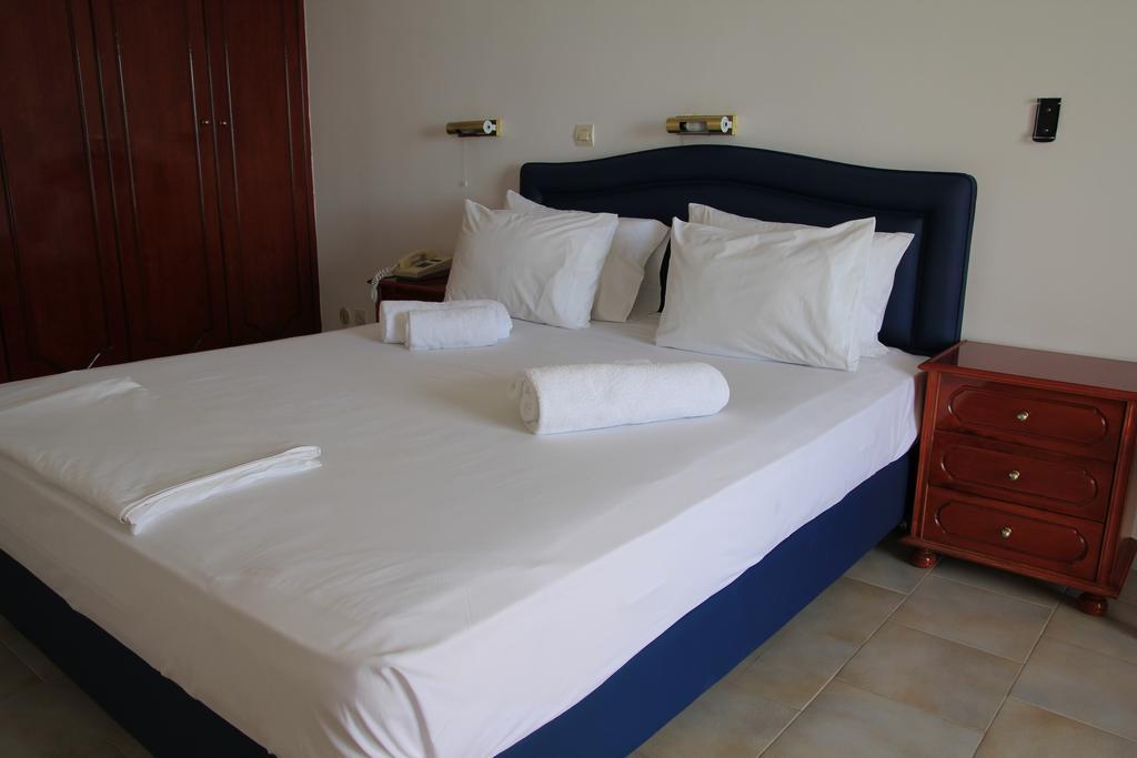 Mediterranean Hotel Karpathos Rum bild
