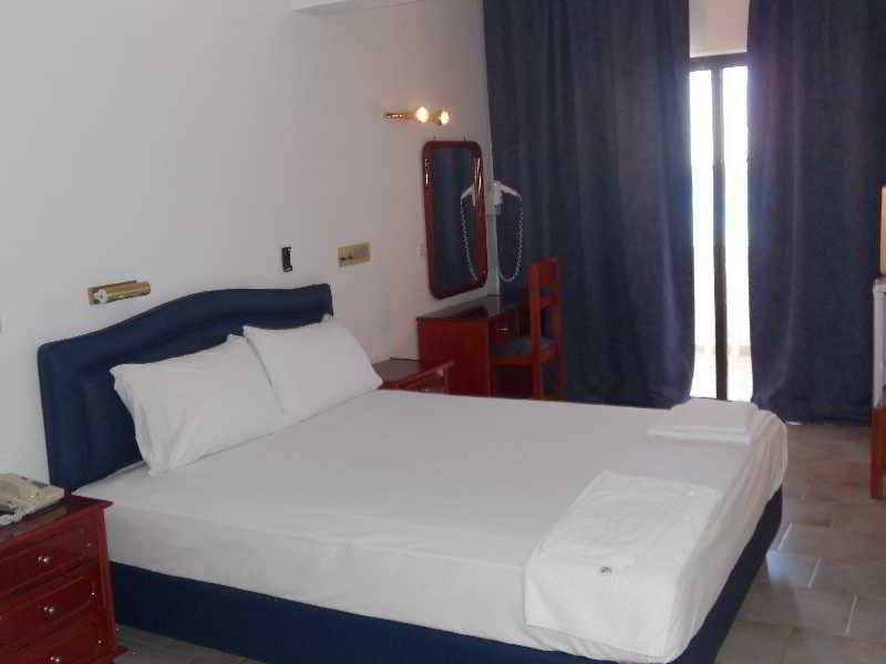 Mediterranean Hotel Karpathos Exteriör bild